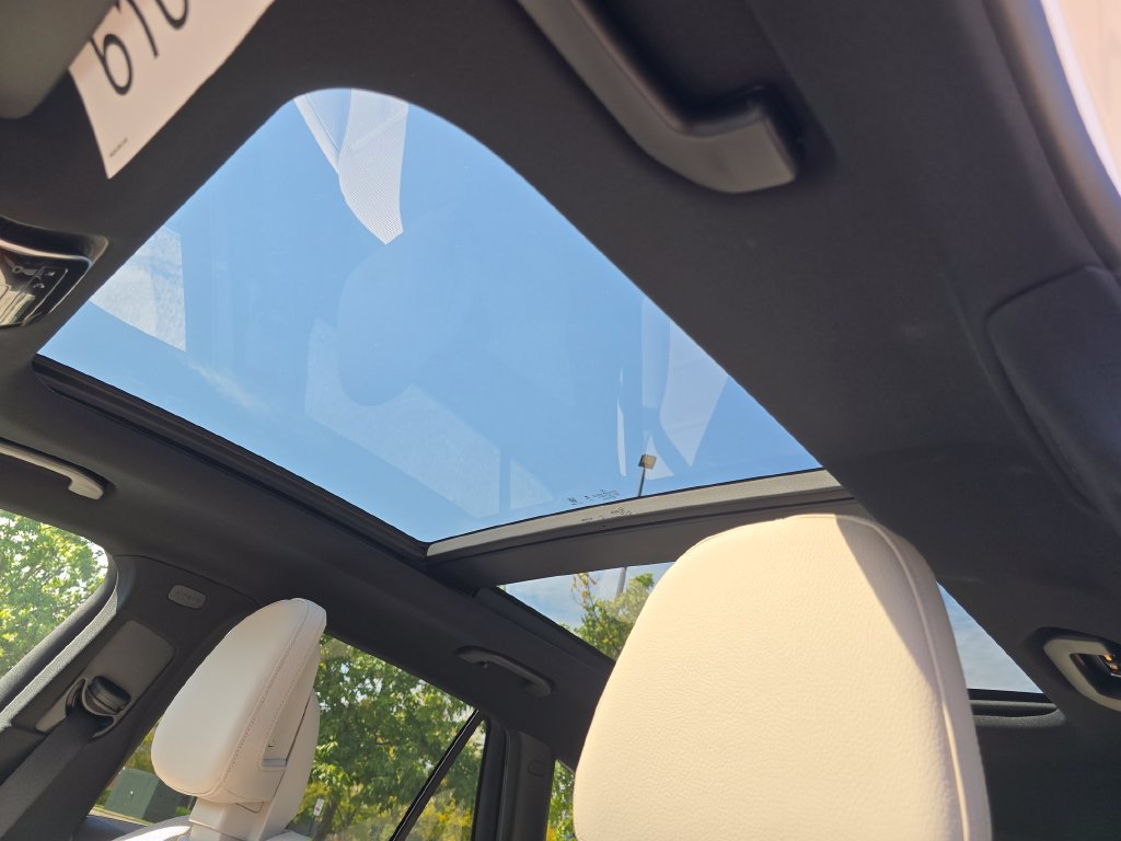 New 2027 Mercedes-Benz GLC 300 4MATIC image 3