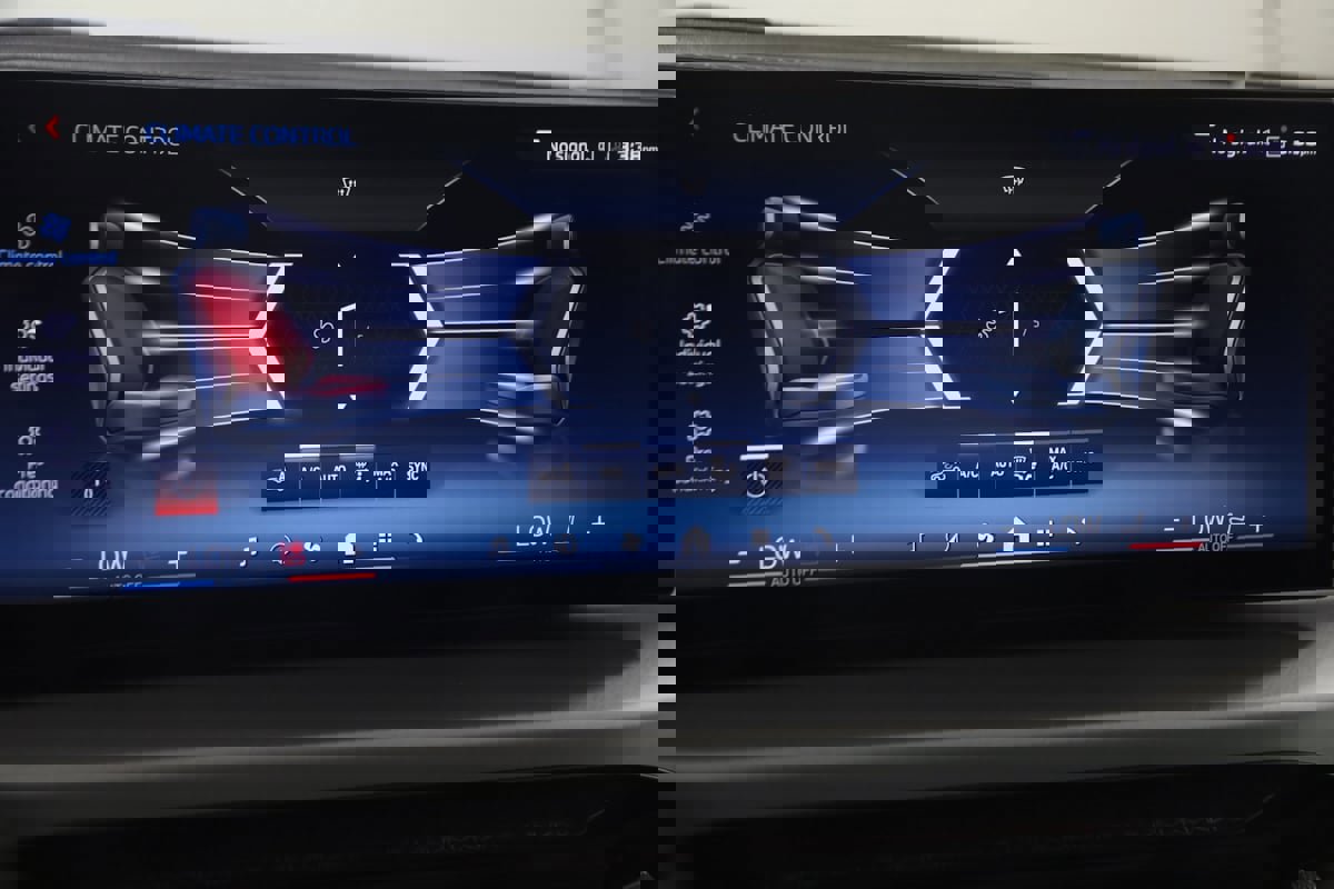 Used 2025 BMW M240i Coupe image 41