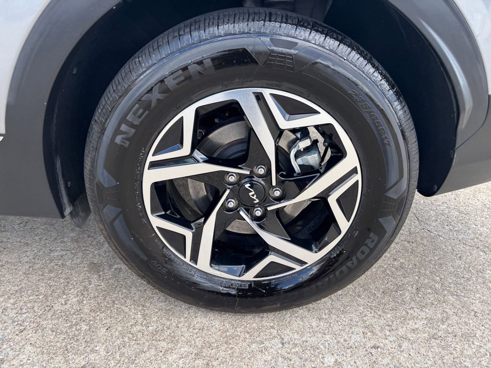 Used 2025 Kia Sportage LX image 29