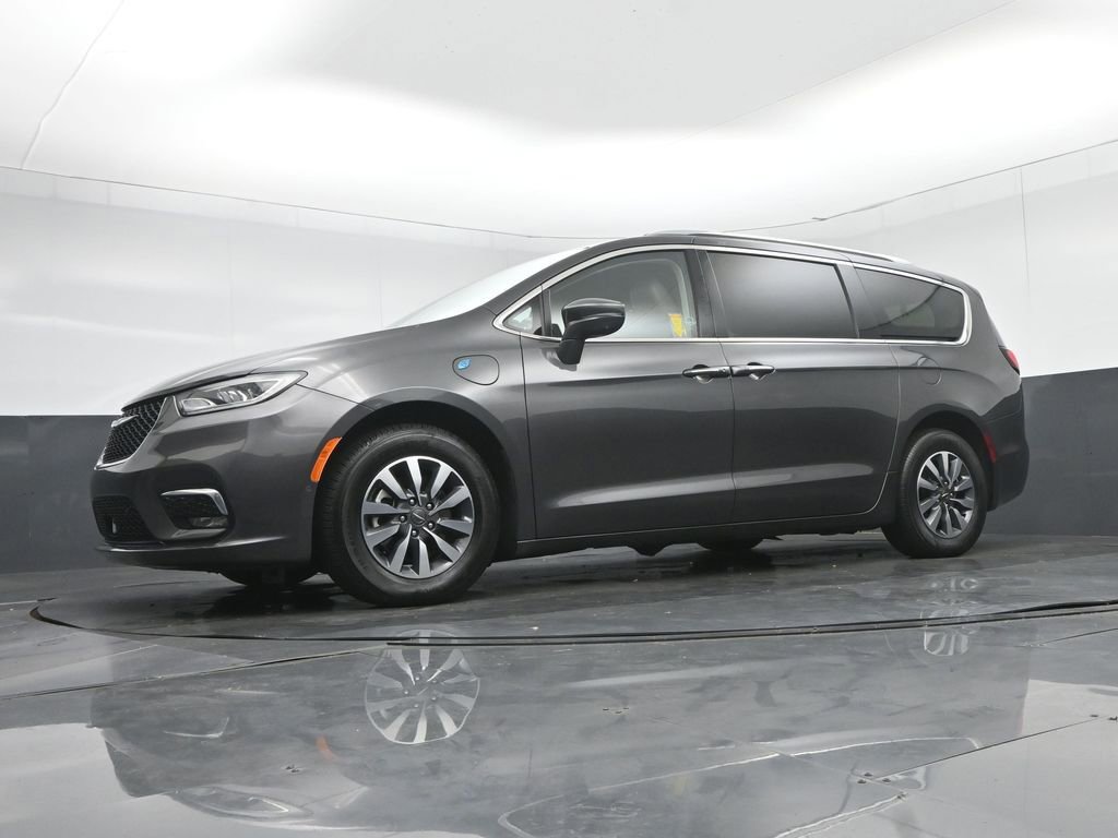 Used 2021 Chrysler Pacifica Touring-L FWD image 77