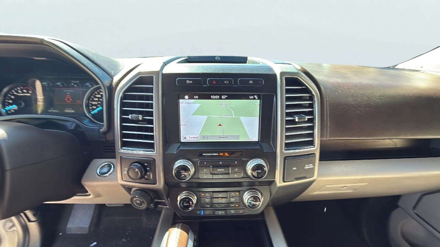 Used 2019 Ford F150 Limited w/ Trailer Tow Package image 10