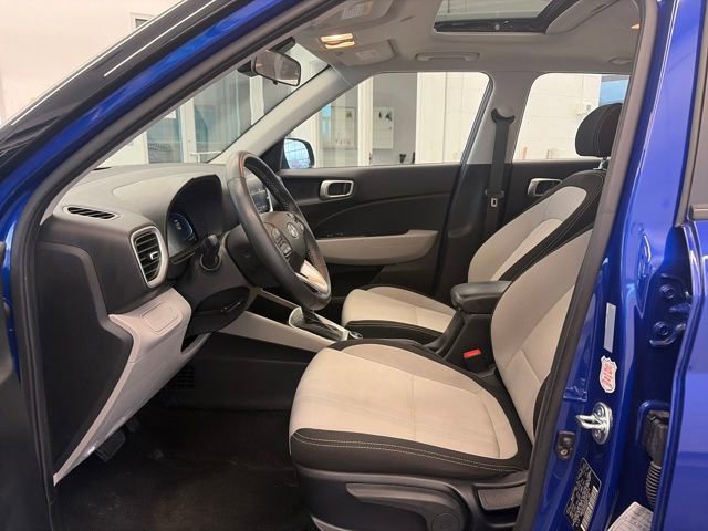 Used 2025 Hyundai Venue SEL image 20