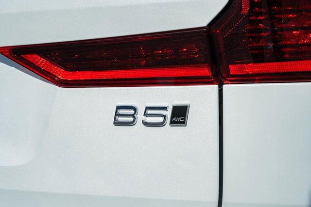 New 2026 Volvo XC60 B5 Plus w/ Protection Package Premier image 8