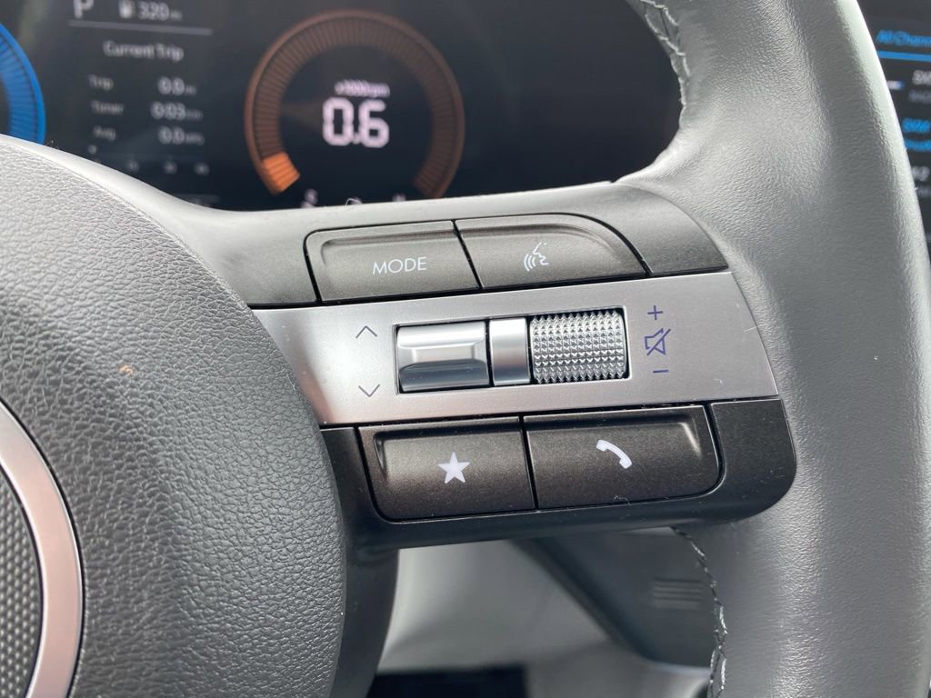 Certified 2025 Hyundai Kona SEL image 21