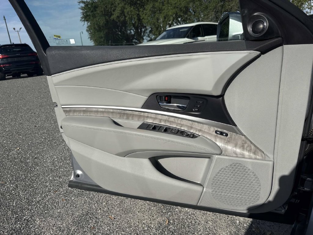 Used 2018 Acura RLX w/ Technology Package FWD image 18