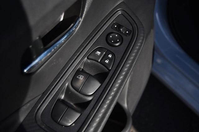 New 2025 Nissan Versa SV w/ Trunk Package image 9