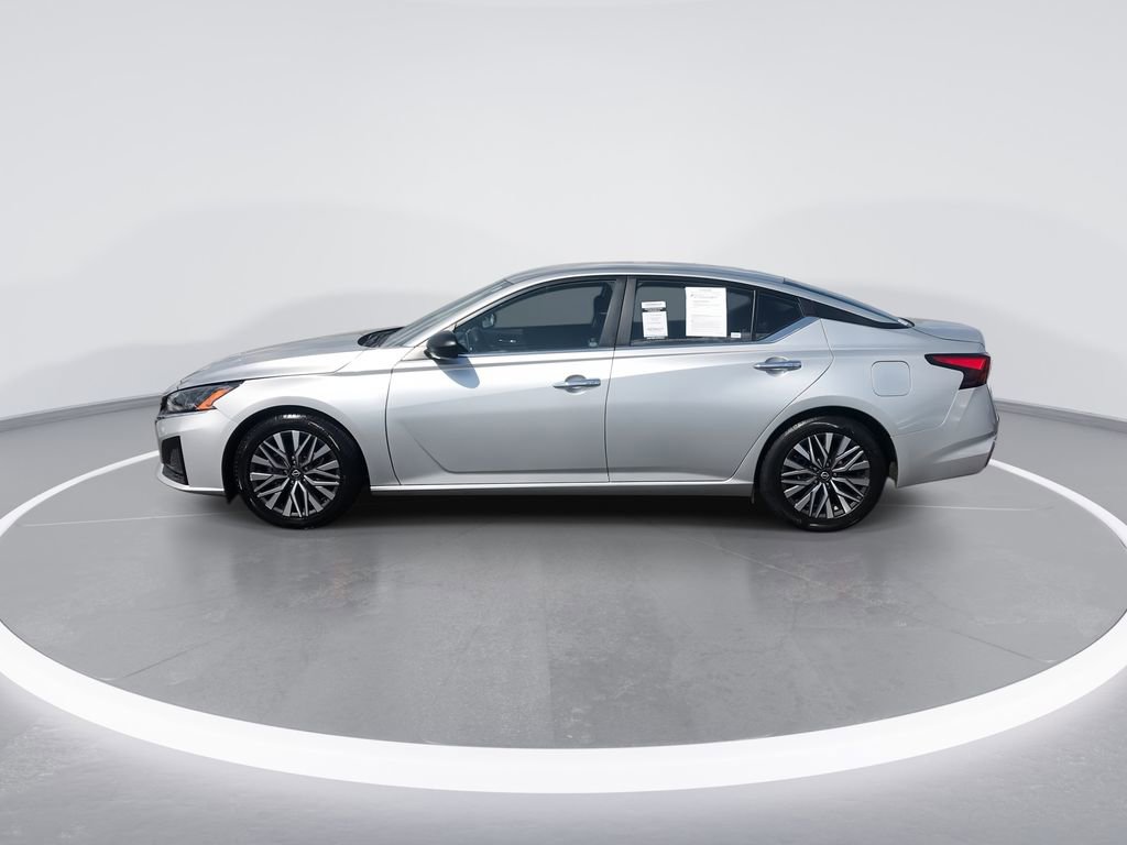 Used 2024 Nissan Altima 2.5 SV image 5