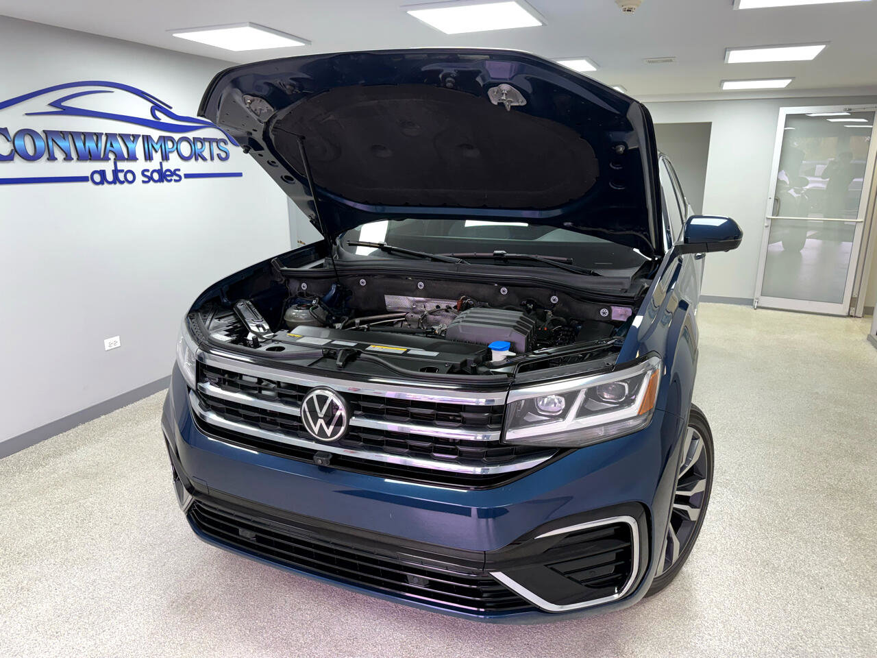 Used 2021 Volkswagen Atlas Cross Sport SEL Premium image 33