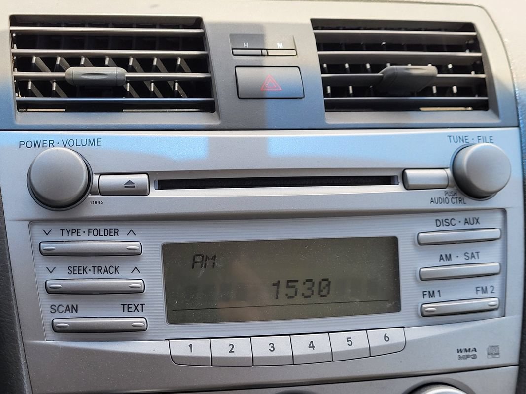 Used 2010 Toyota Camry LE FWD image 20