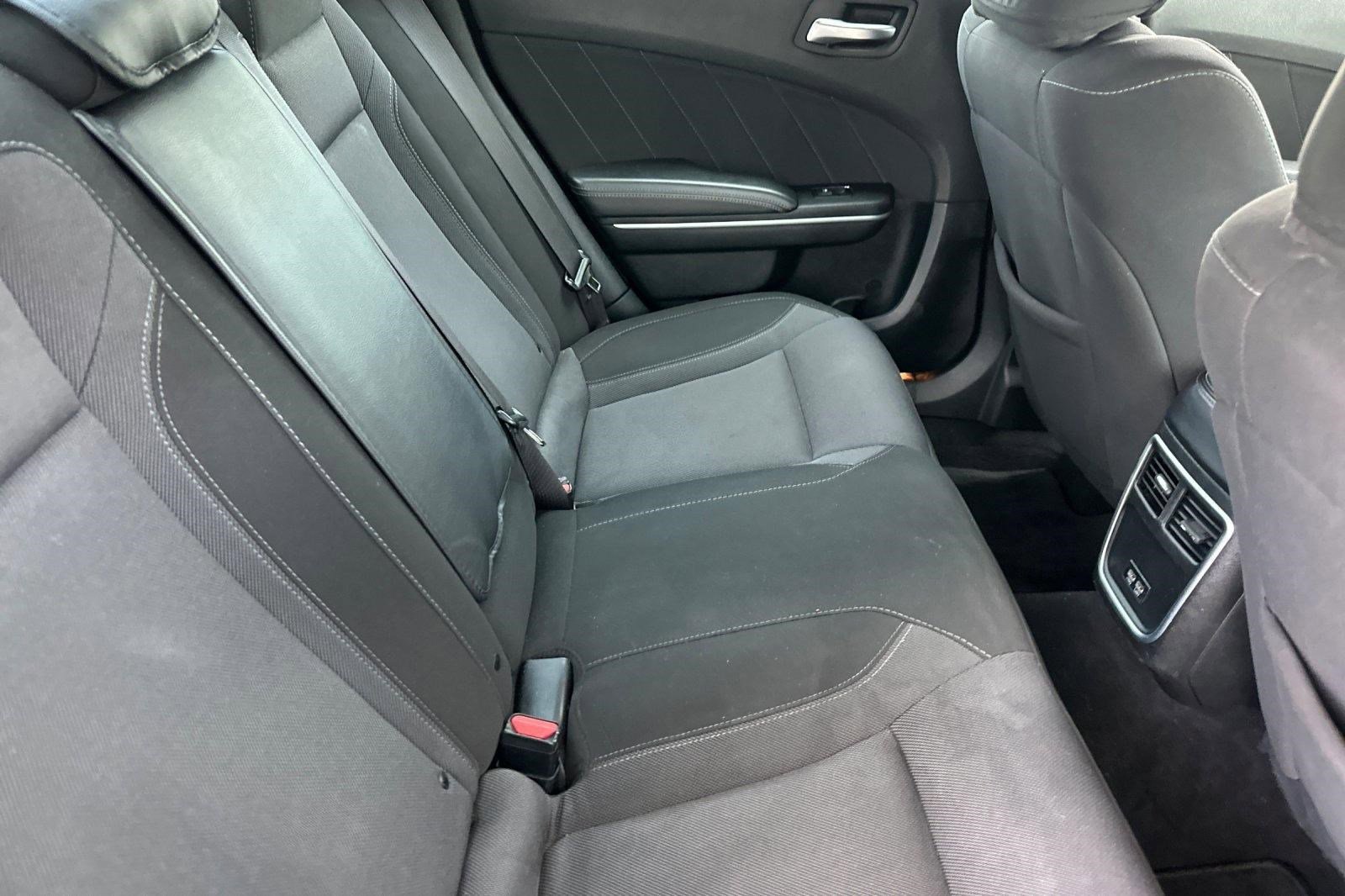 Used 2022 Dodge Charger SXT image 28