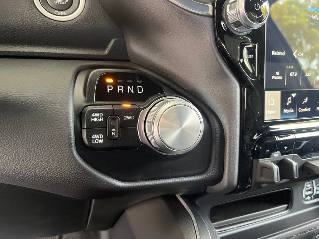 New 2024 RAM 2500 Laramie w/ Night Edition AWD/4WD image 37