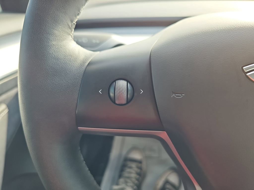 Used 2023 Tesla Model 3 Standard Range image 22