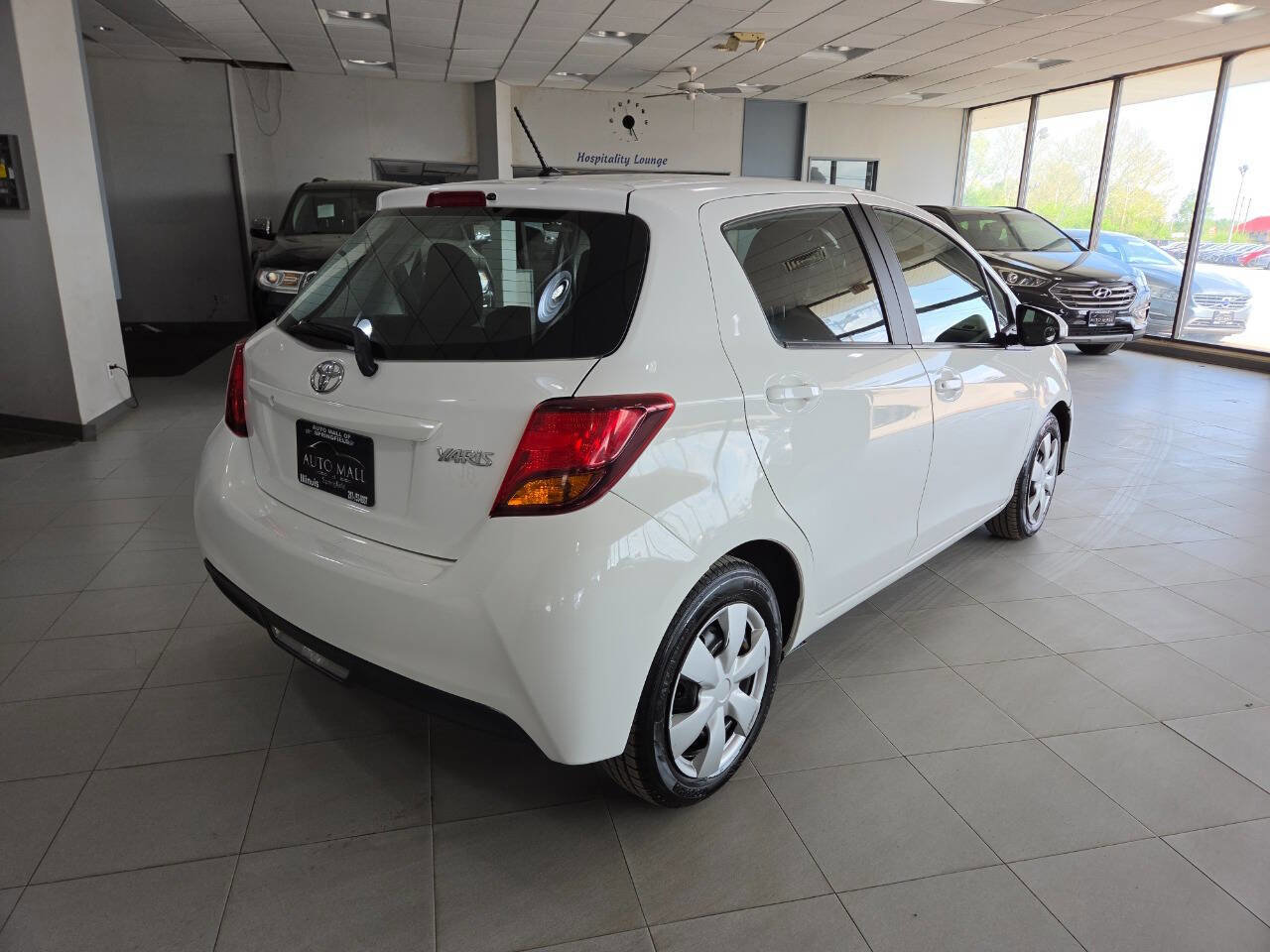 Used 2017 Toyota Yaris L FWD image 7