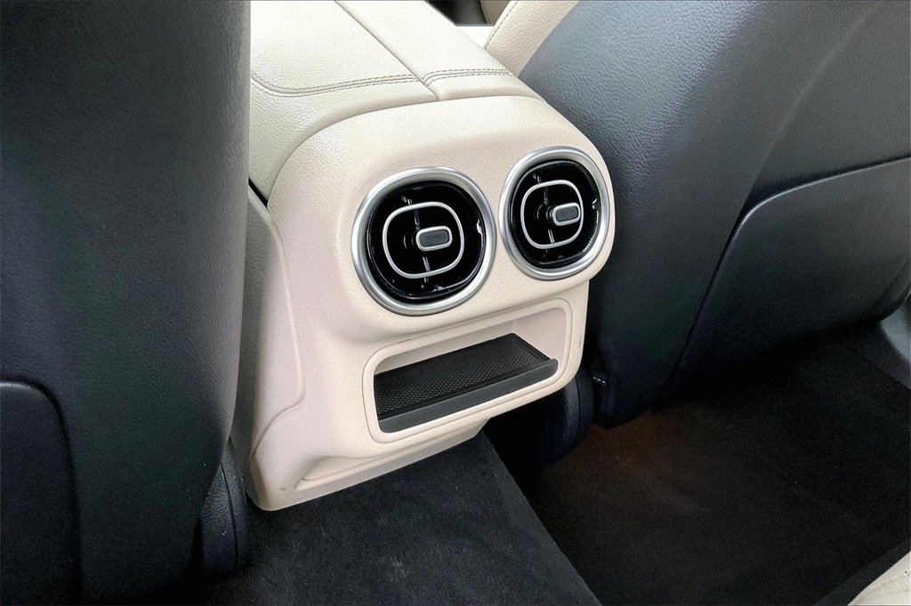 Used 2023 Mercedes-Benz GLC 300 4MATIC image 10