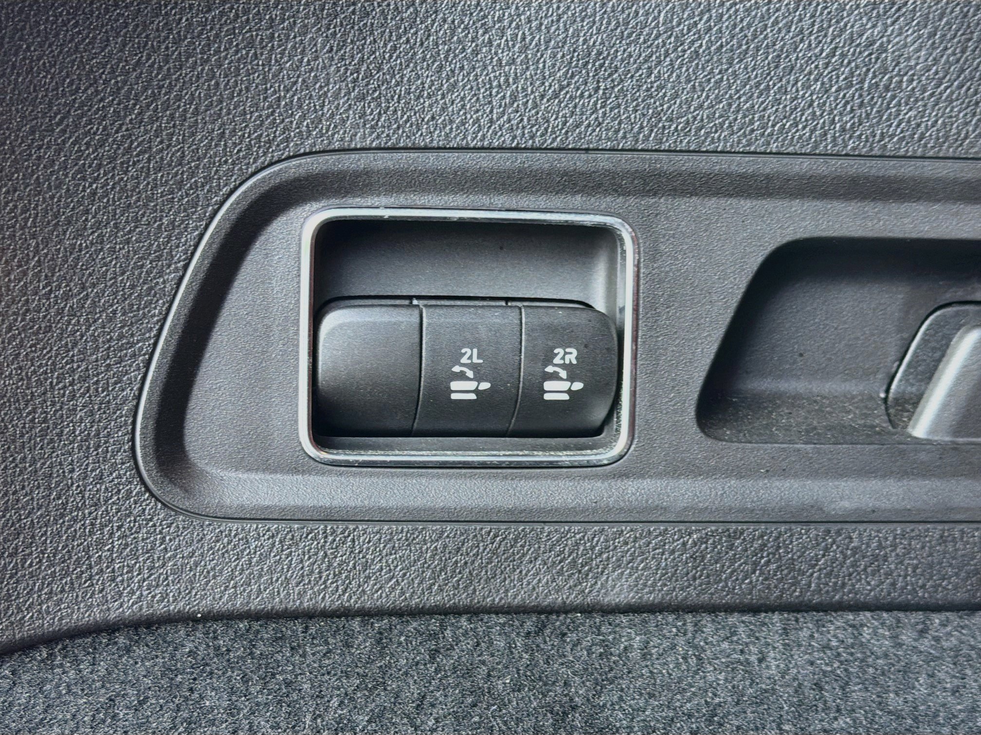 Used 2022 Mercedes-Benz GLS 63 AMG 4MATIC w/ Warmth & Comfort Package image 13
