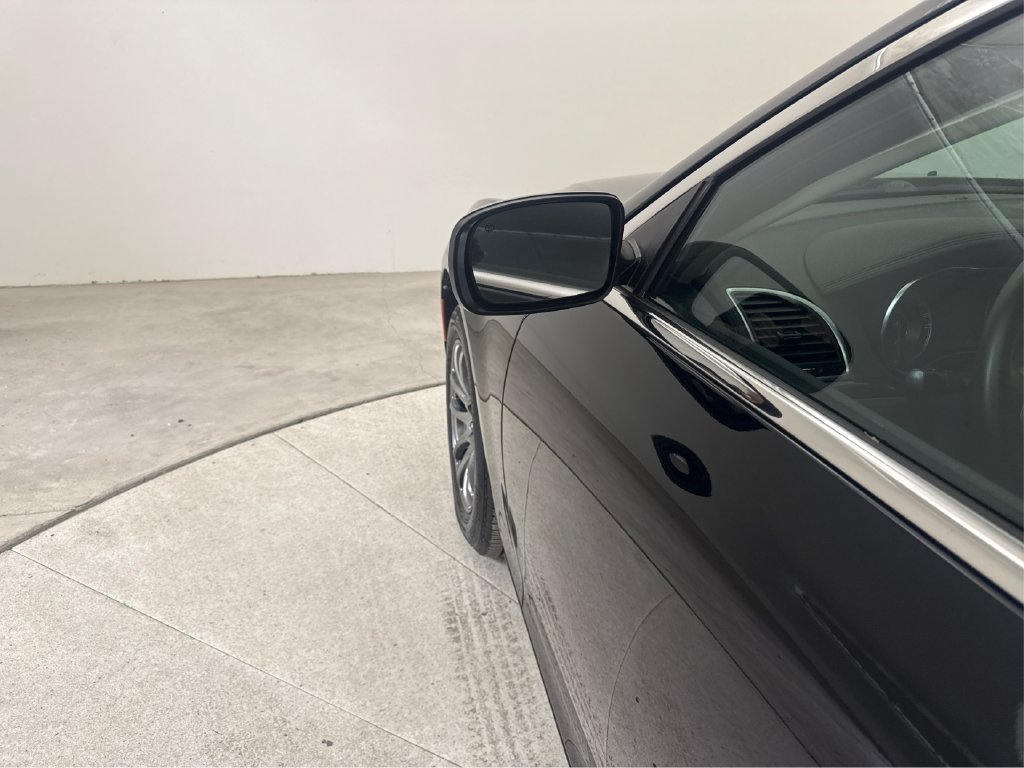 Used 2018 Chrysler 300 Touring RWD image 21