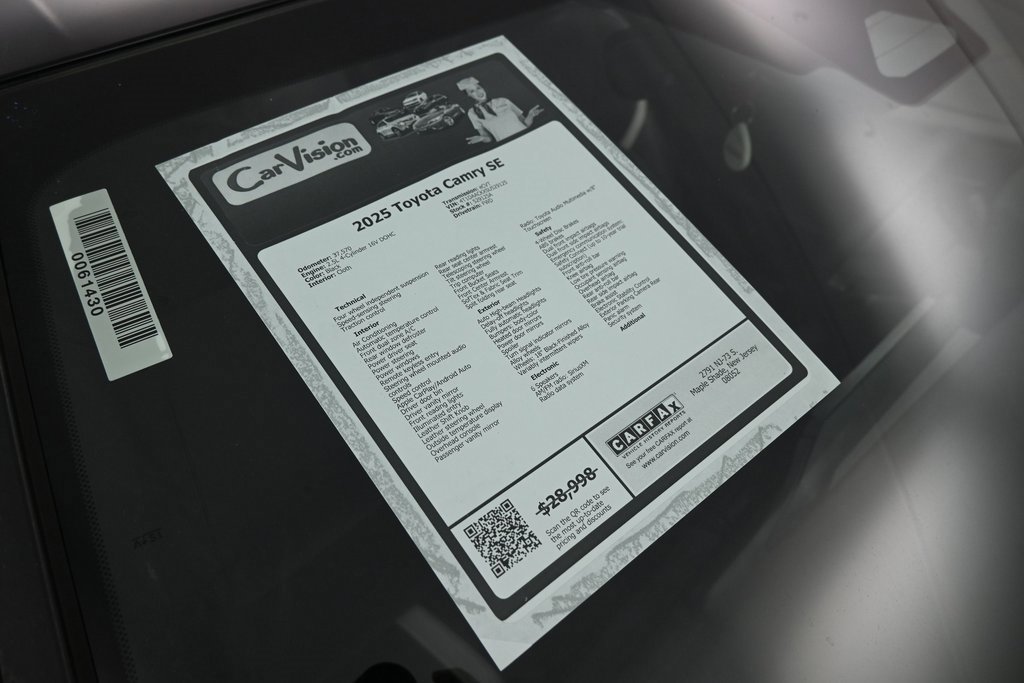 Used 2025 Toyota Camry SE image 12