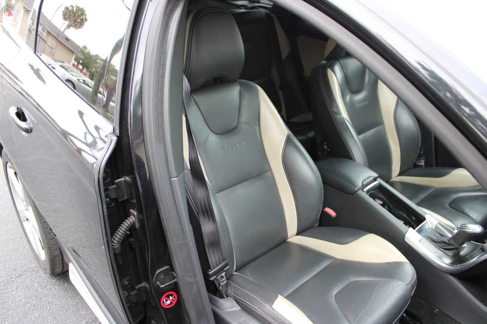 Used 2013 Volvo XC60 T6 R-Design Platinum AWD/4WD image 18