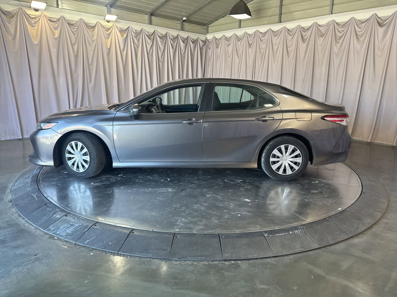 Used 2018 Toyota Camry LE FWD image 7