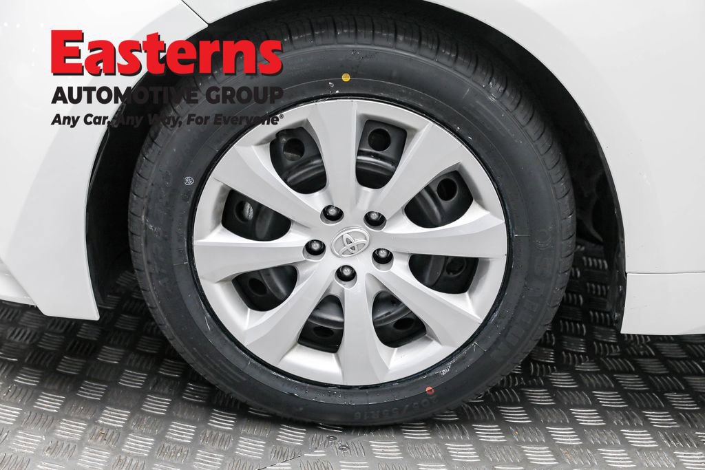 Used 2024 Toyota Corolla LE image 32