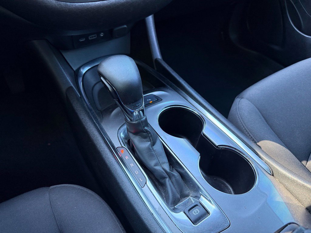 Used 2022 Chevrolet Malibu LT FWD image 21