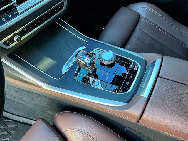 Used 2022 BMW X7 xDrive40i w/ Executive Package image 15