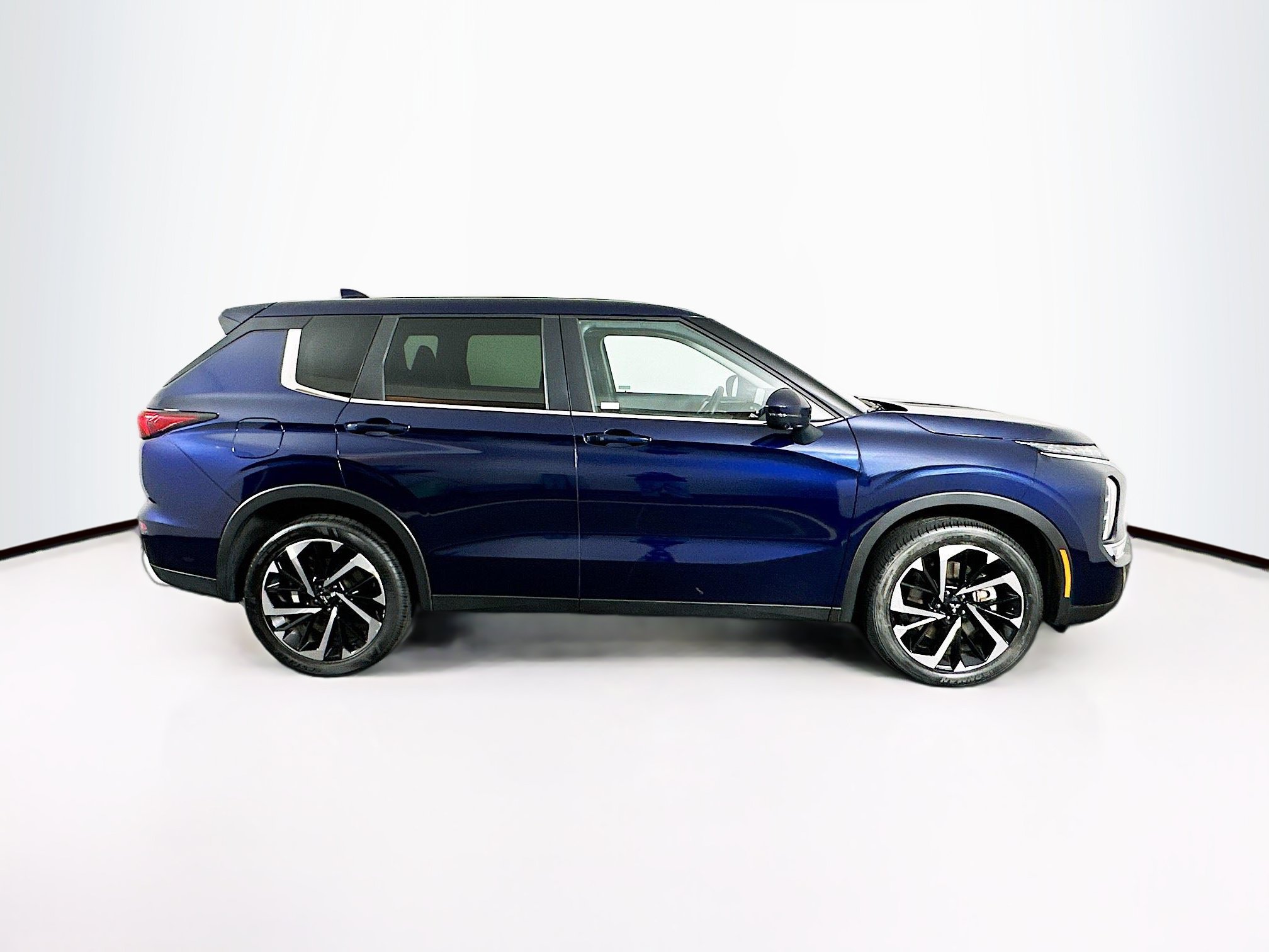Used 2024 Mitsubishi Outlander SE FWD image 10