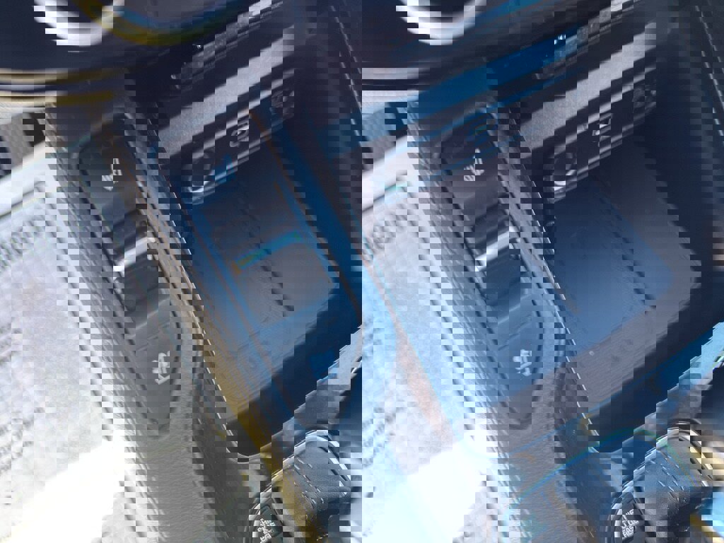 Used 2025 Kia Telluride EX w/ EX Captain's Chair Package image 14