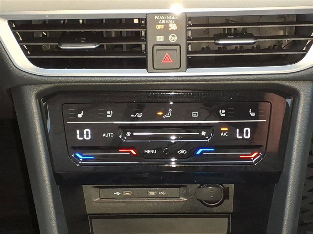 New 2025 Volkswagen Taos SEL image 12
