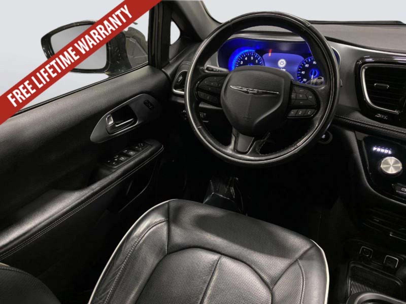 Used 2020 Chrysler Pacifica Limited w/ Advanced Safetytec Group FWD image 29