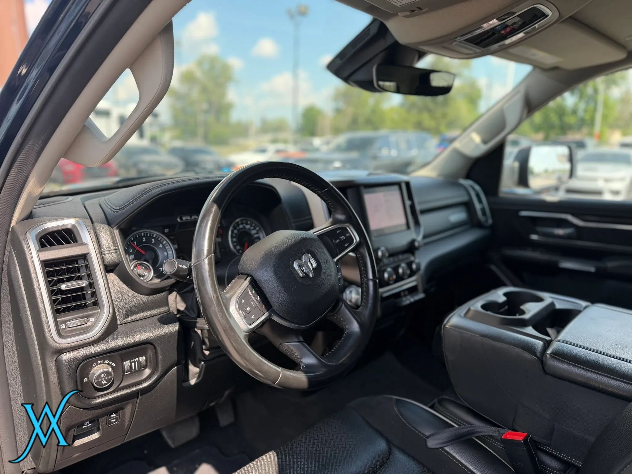 Used 2022 RAM 1500 Laramie AWD/4WD image 12