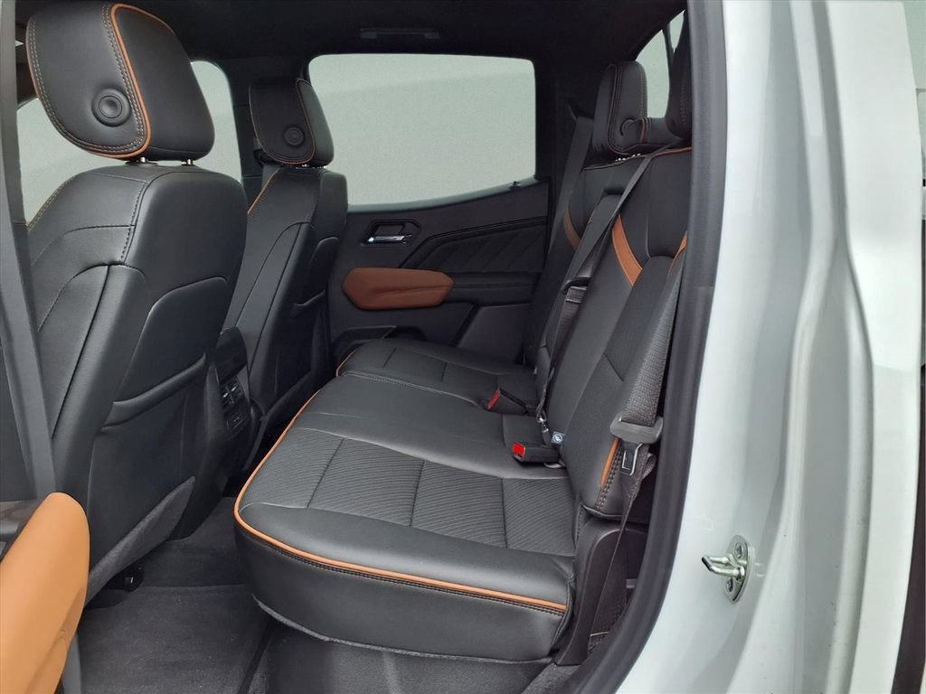 Certified 2026 GMC Canyon AT4 w/ AT4 Premium Package AWD/4WD image 14