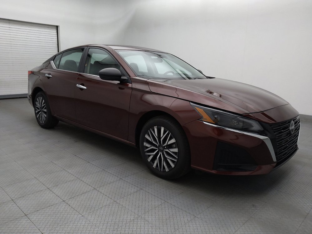 Used 2025 Nissan Altima 2.5 SV AWD/4WD image 11