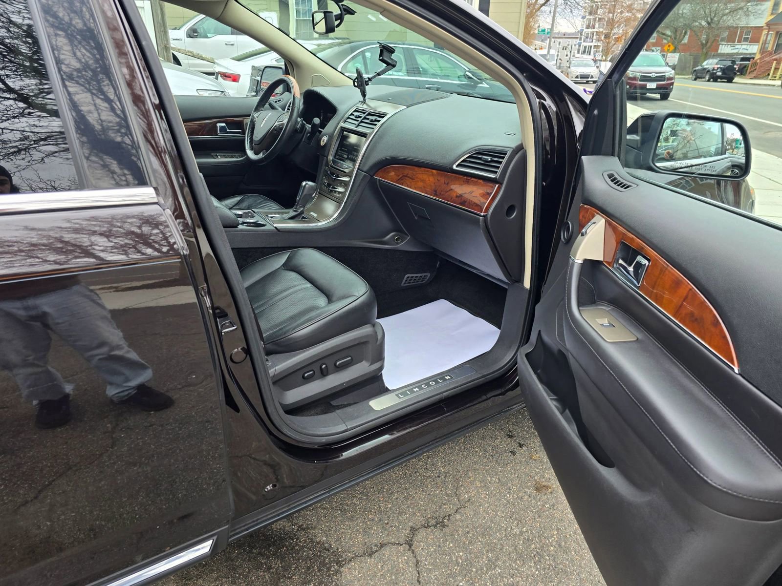 Used 2013 Lincoln MKX AWD image 17