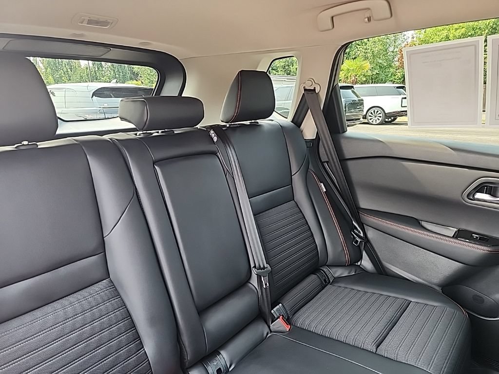 Used 2025 Nissan Rogue SV w/ Rock Creek Premium Package AWD/4WD image 18