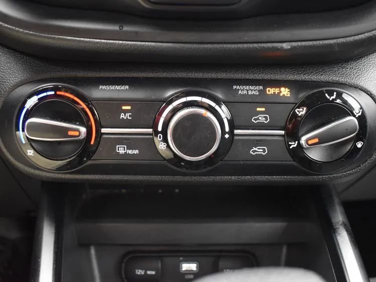 Used 2023 Kia Soul LX w/ LX Technology Package image 32