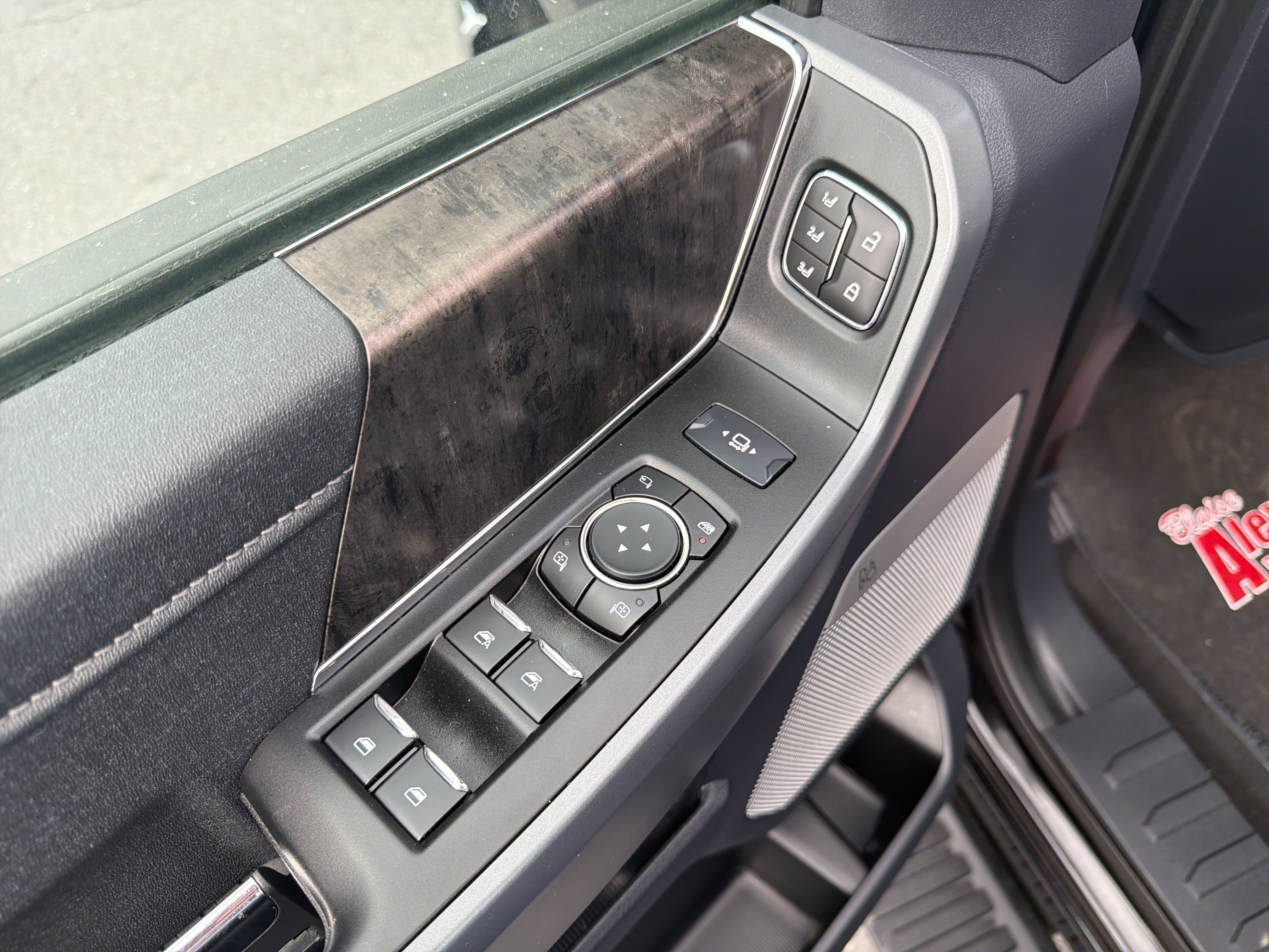 Used 2024 Ford F350 Lariat w/ Camper Package image 16