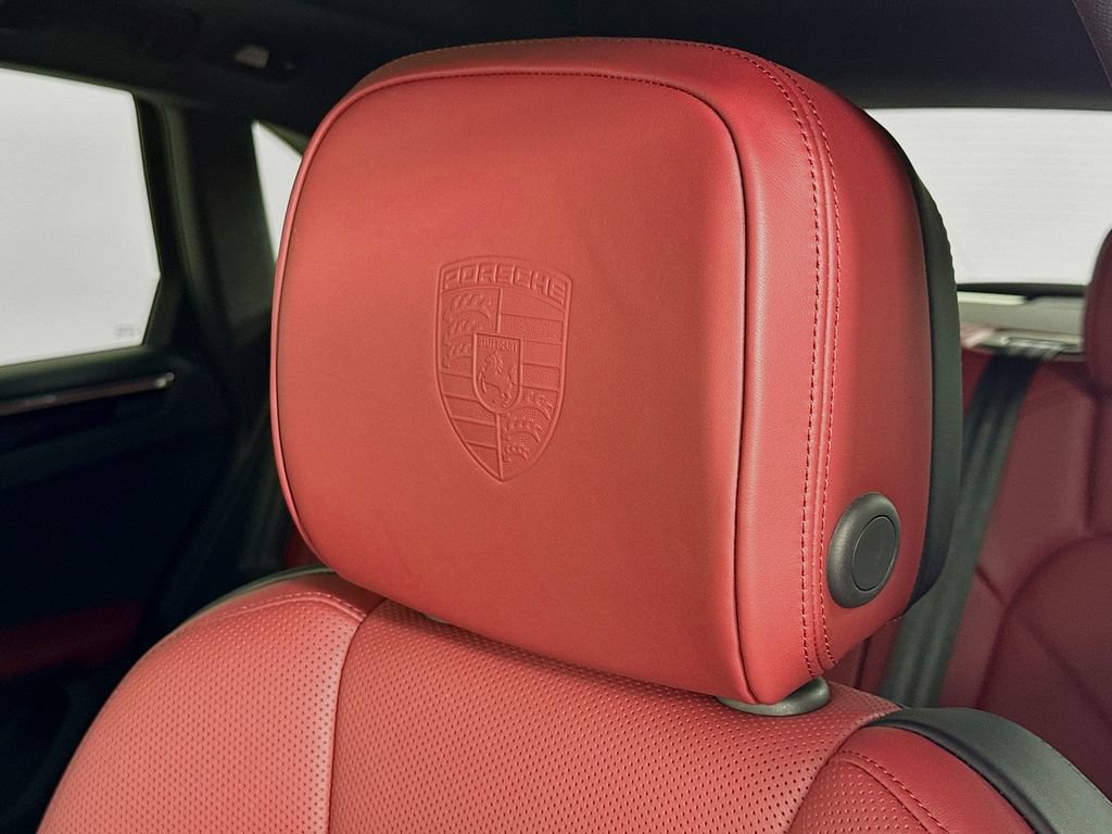 New 2026 Porsche Macan AWD/4WD image 14