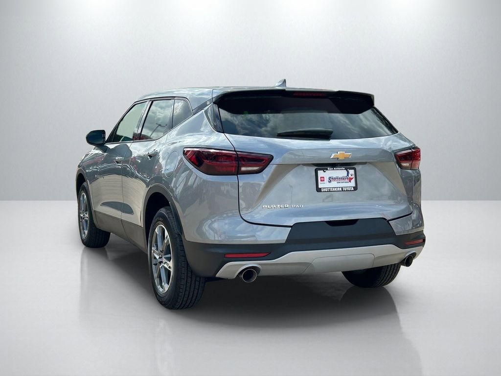 Used 2025 Chevrolet Blazer LT image 7