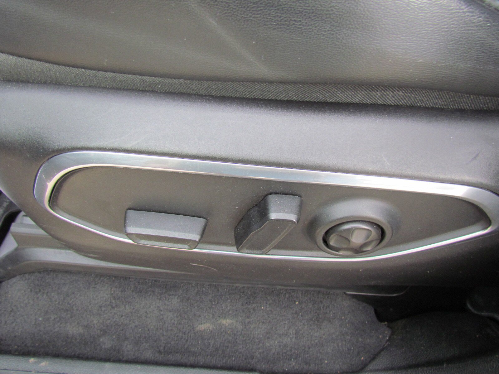 Used 2022 Jeep Wagoneer Series I AWD/4WD image 17