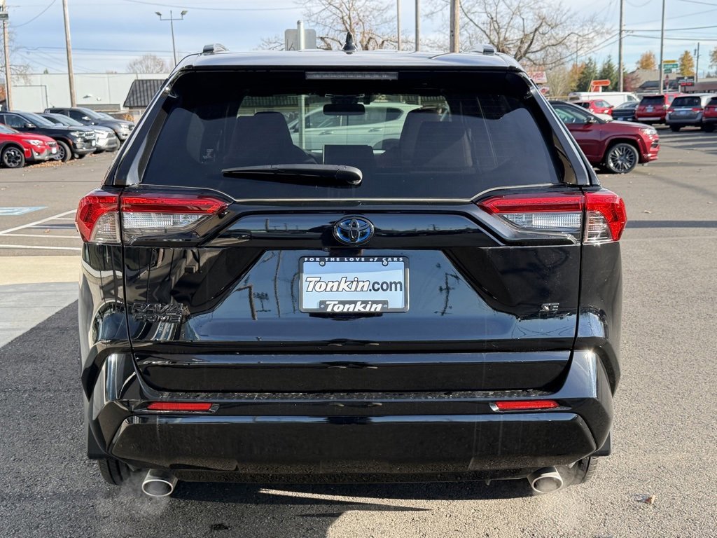 Used 2024 Toyota RAV4 SE image 6