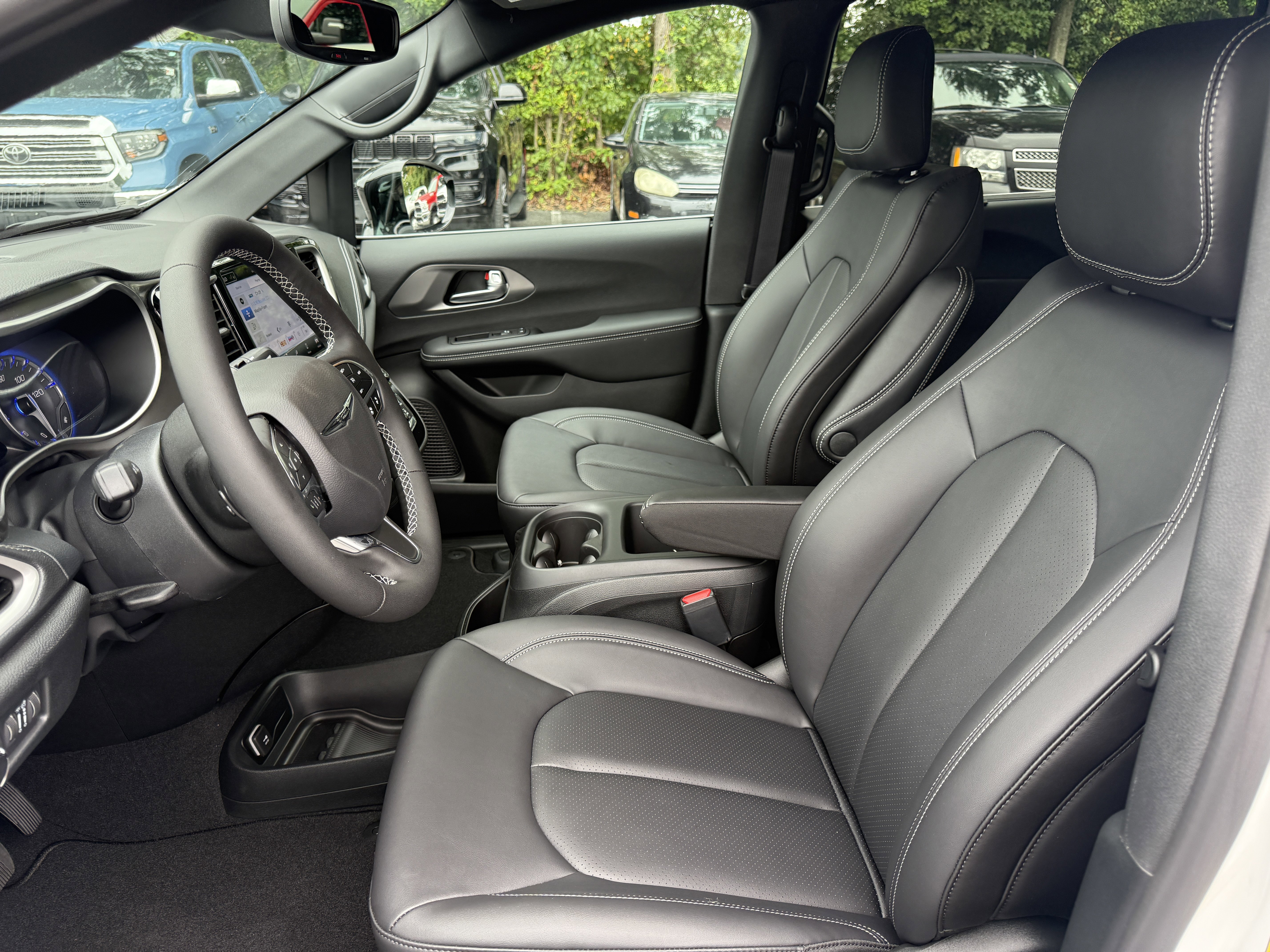 New 2026 Chrysler Pacifica Select image 16