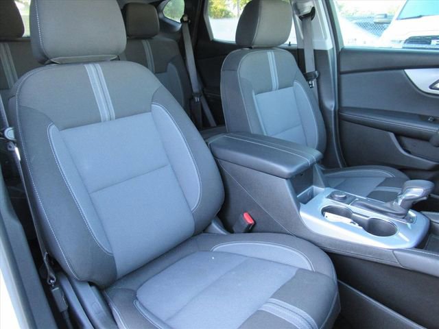 Used 2024 Chevrolet Blazer LT w/ Midnight/Sport Edition FWD image 9