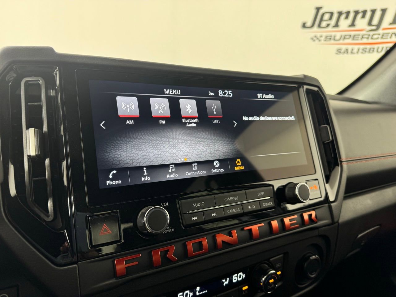 Used 2025 Nissan Frontier PRO-4X AWD/4WD image 27