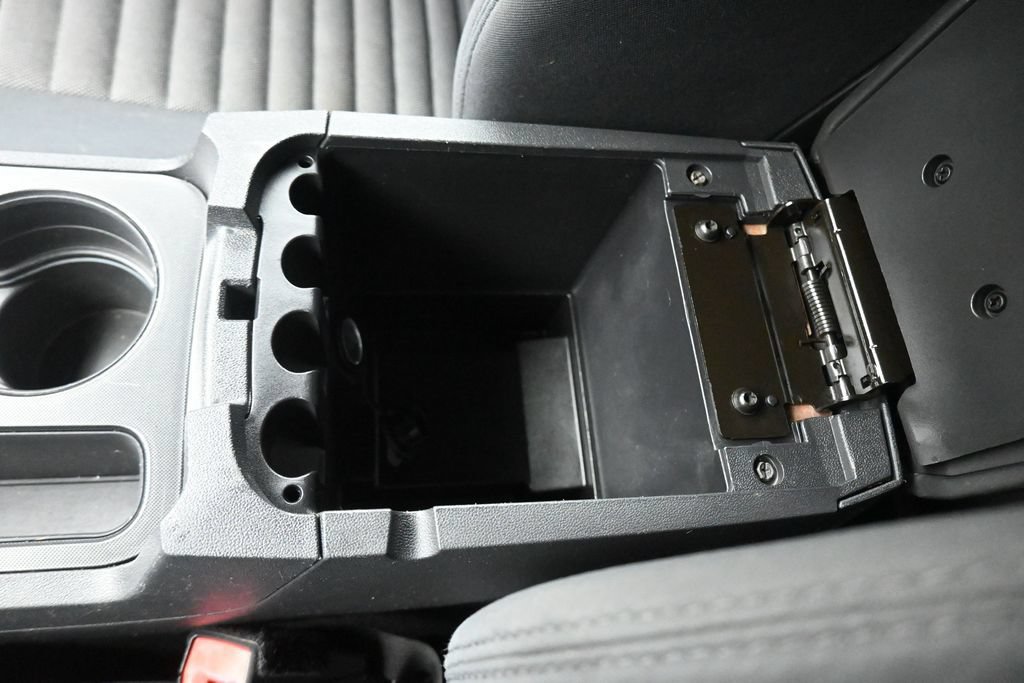 Used 2012 Dodge Challenger SXT RWD image 20