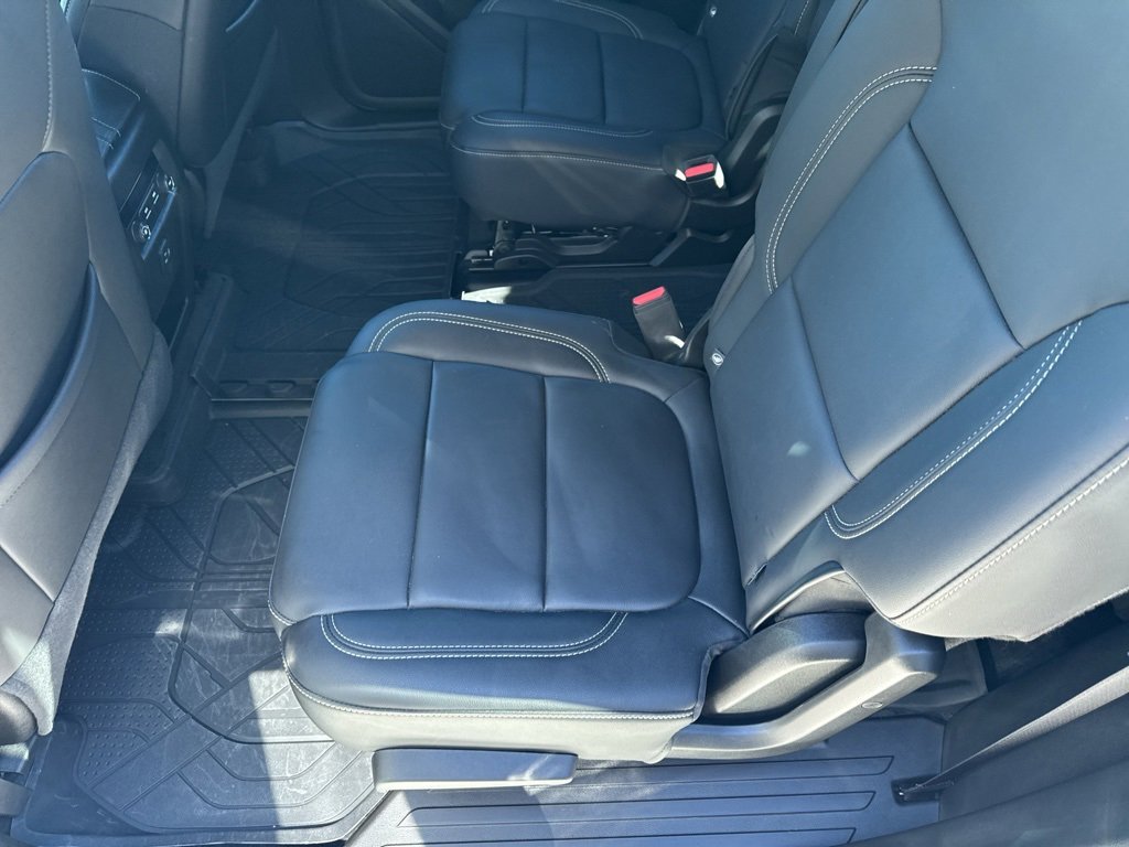 Used 2023 Chevrolet Traverse LT w/ LPO, Floor Liner Package image 12
