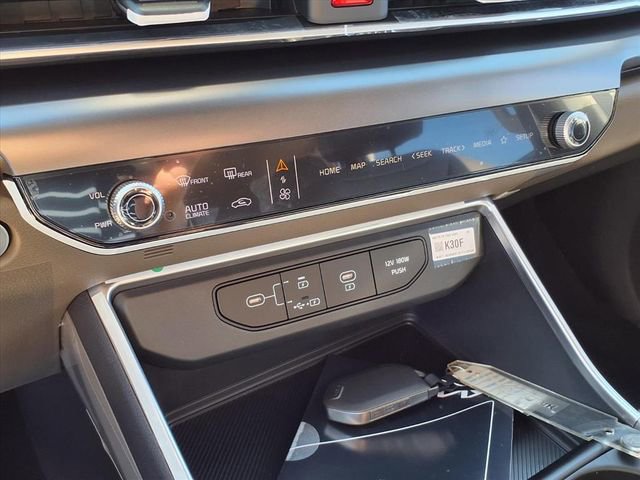 New 2026 Kia Carnival FWD image 8