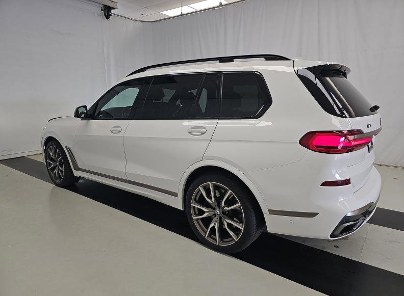 Used 2022 BMW X7 M50i w/ Dynamic Handling Package AWD/4WD image 3