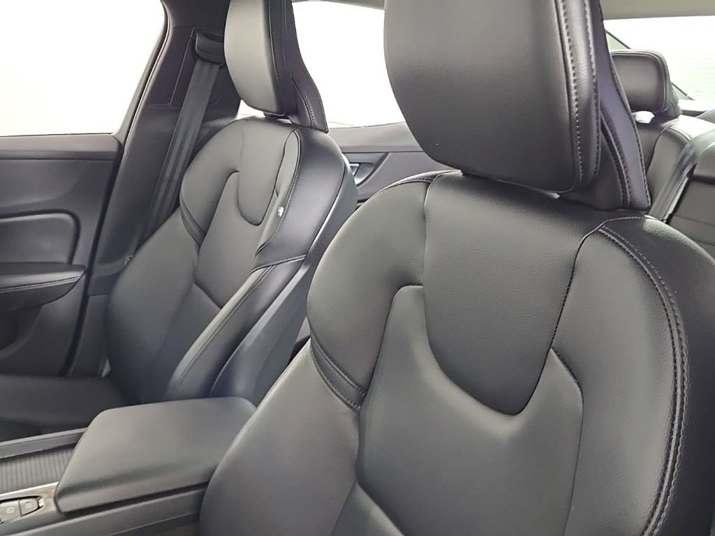 Used 2019 Volvo S60 T5 Momentum w/ Premium Package image 19