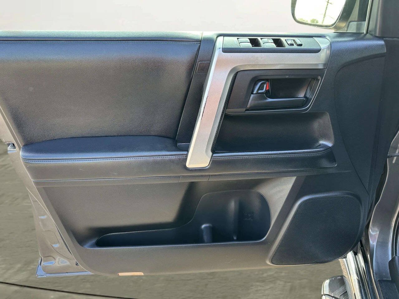 Used 2012 Toyota 4Runner Limited AWD/4WD image 12